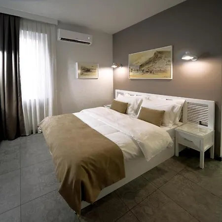 Hotel apartamentowy L Skanderbeg Square