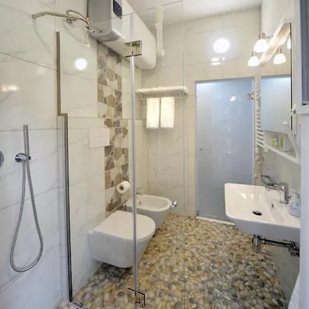 L Skanderbeg Square Hotel apartamentowy