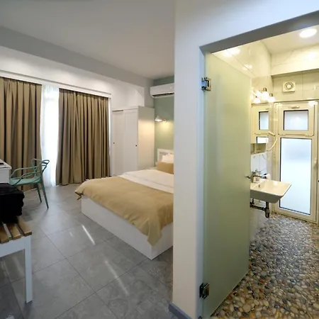 Hotel apartamentowy L Skanderbeg Square *