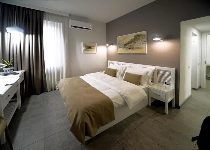 Hotel apartamentowy L Skanderbeg Square